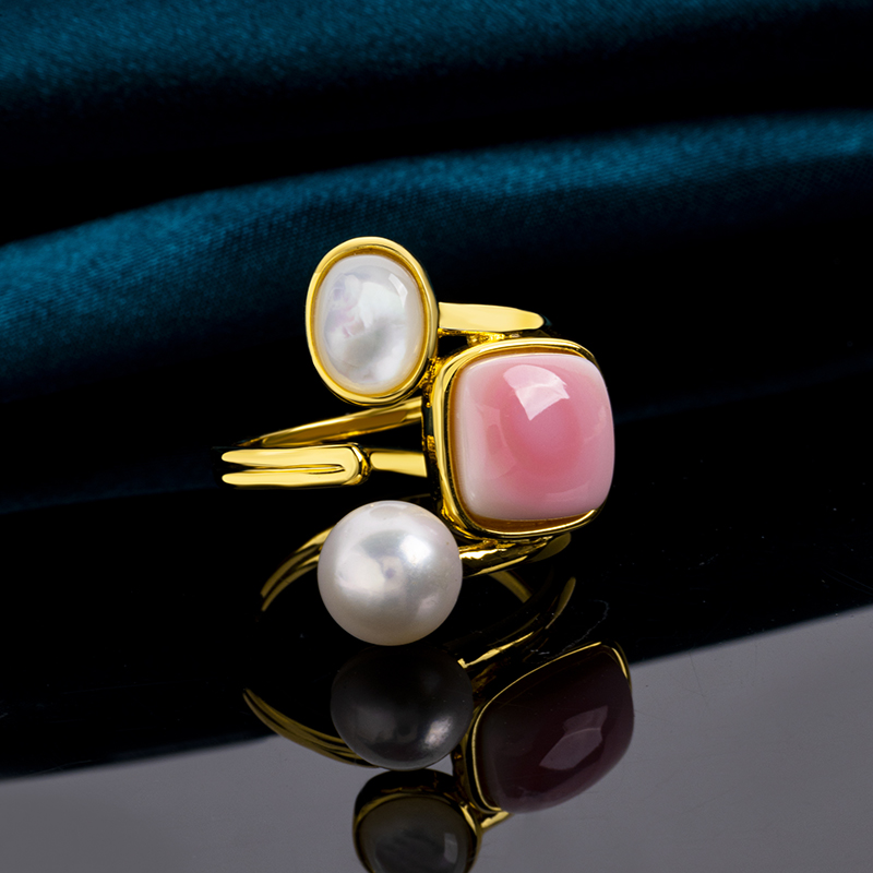 Square Conch Ring - Bold Queen Shell Statement Jewelry