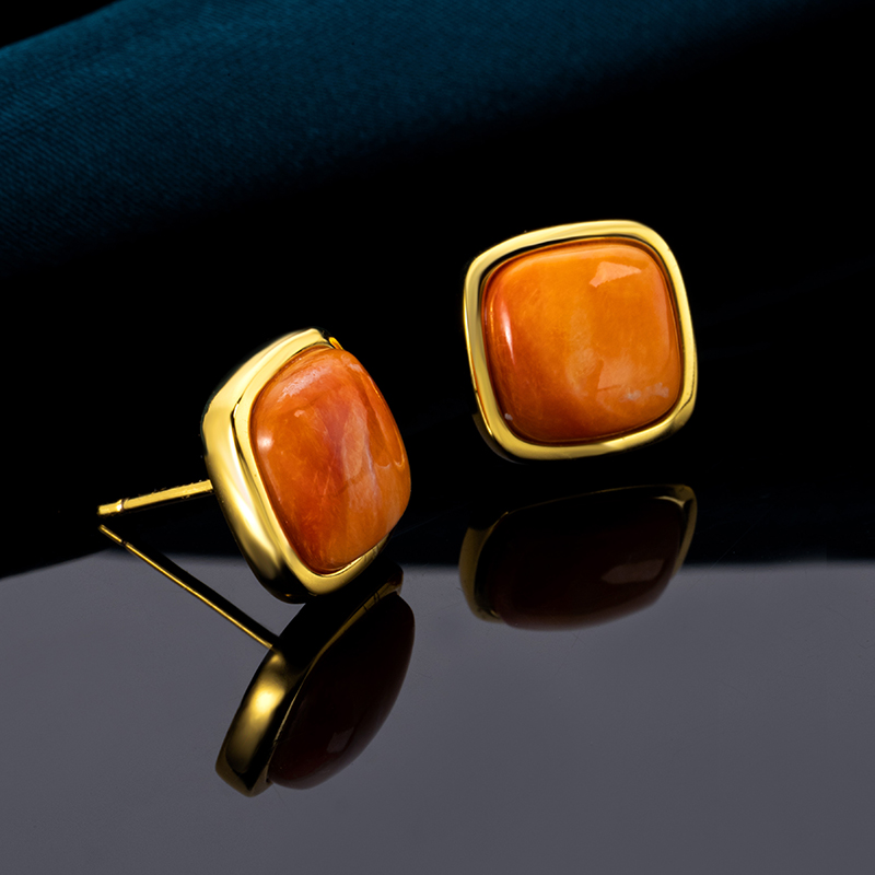 Minimalist Square Natural Spiny Oyster Ear Studs - Elegant Shell Jewelry