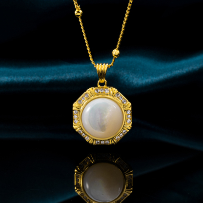 Dazzling Natural MOP Diamond Pendant Necklace