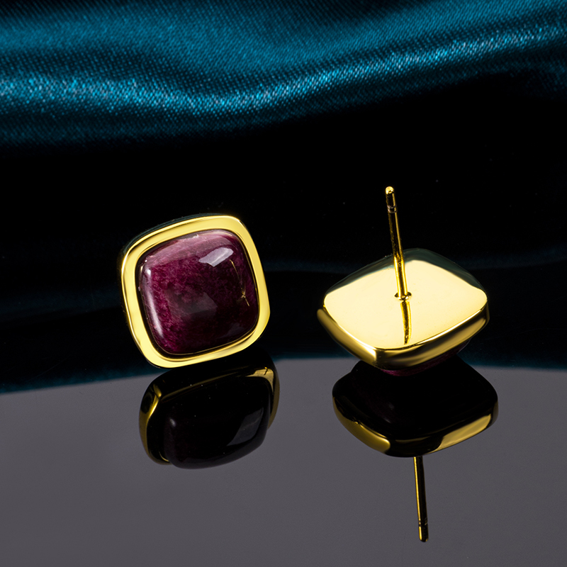 Sophisticated Purple Square Spiny Oyster Studs