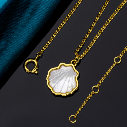 Minimalist Shell-Shaped Necklace - Natural MOP
