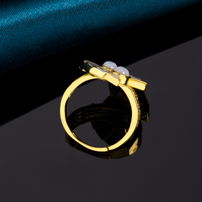 Natural White MOP Fan Ring Elegant