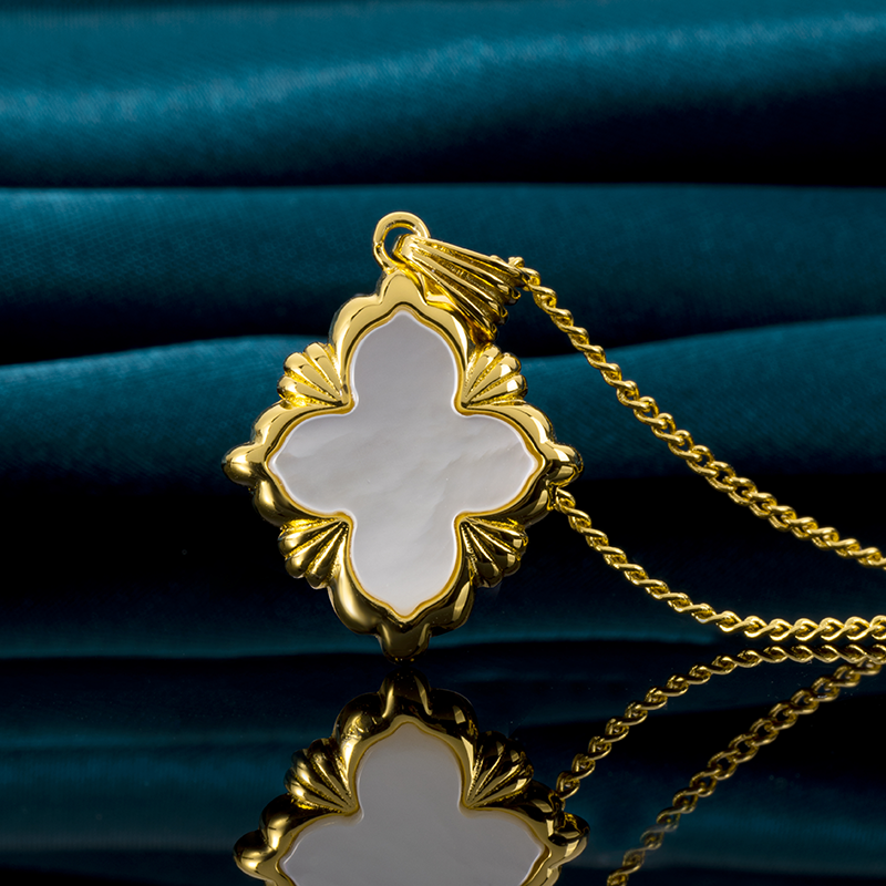 Retro White MOP Four-Leaf Clover Pendant