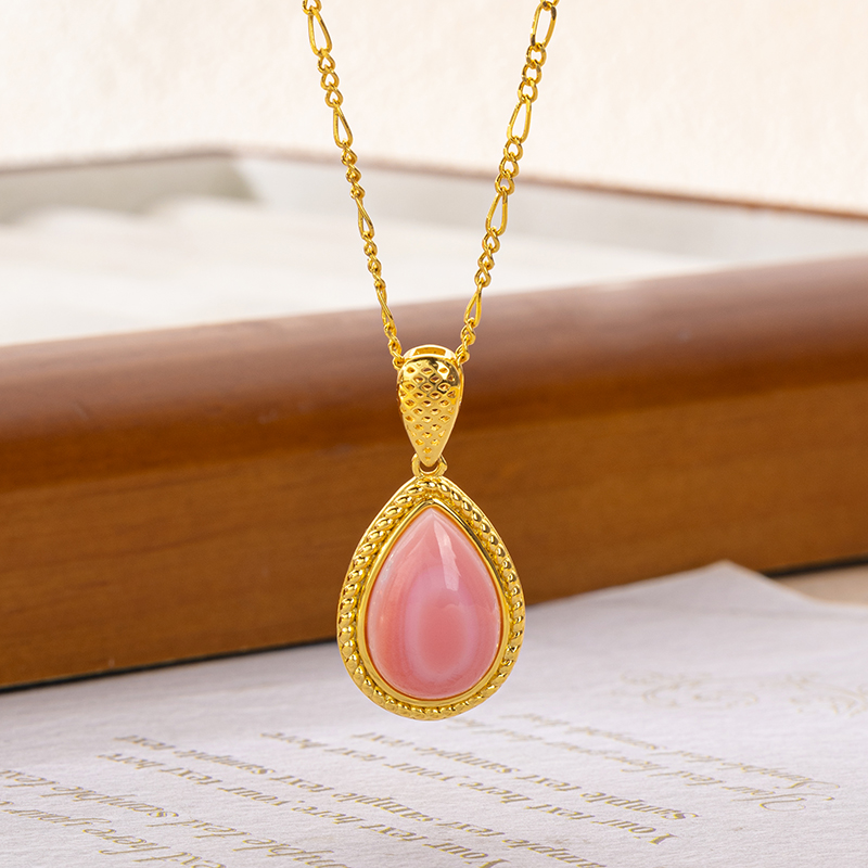 Vintage Palace Style Luxury Noble Queen Conch Shell Teardrop Dangle Earrings