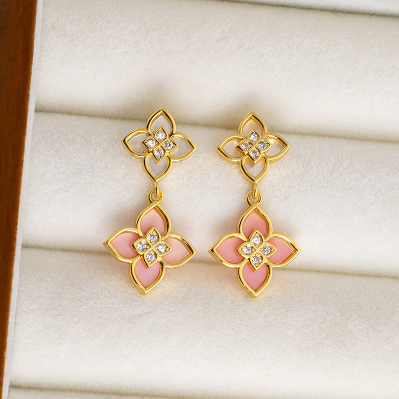 Royal Four-Leaf Earrings: Vintage Gold, Luxe Feminine Drops