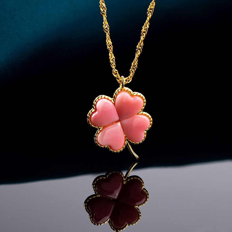 Sweetheart Clover Necklace - Pink Queen Conch, Luxe Collar Chain