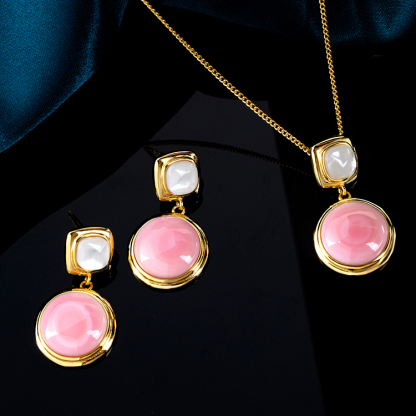 French Baroque Necklace: Round Conch & Square MOP, Luxury pendant
