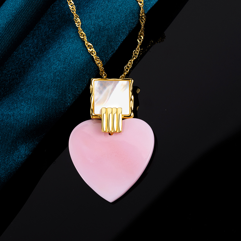 Pink Conch Love Necklace - Beachy Peach Charm, Effortless Sweet