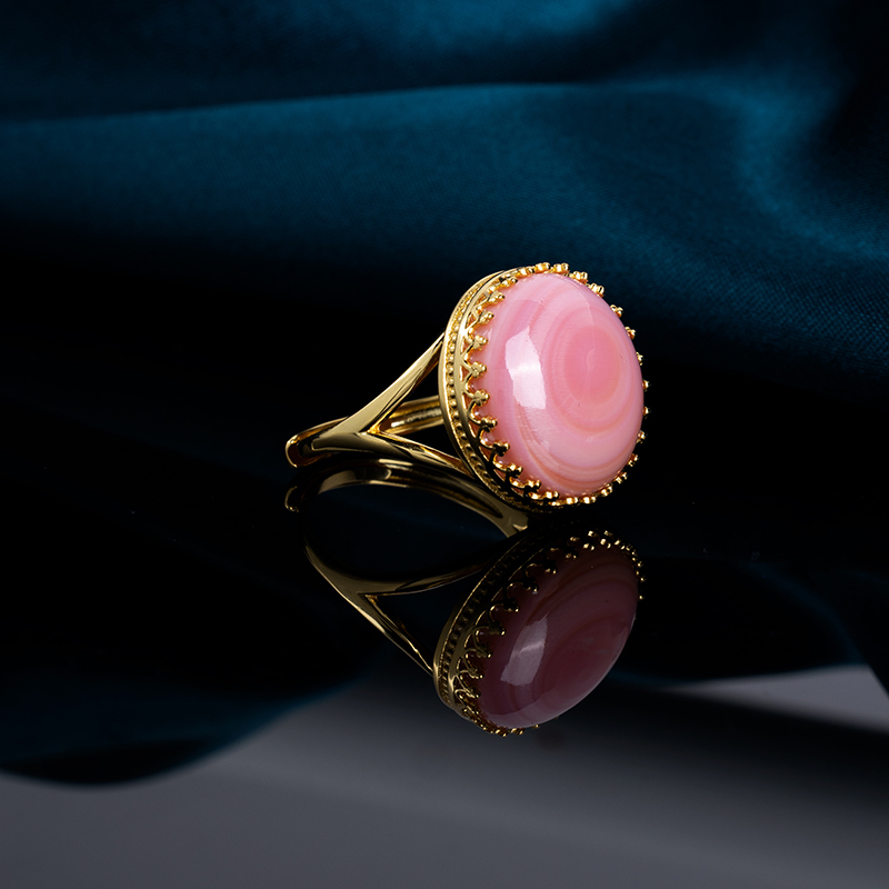 Elegant Queen Conch Crown Ring | Extra Large Round