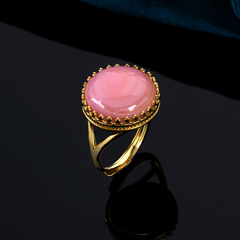 Elegant Queen Conch Crown Ring | Extra Large Round