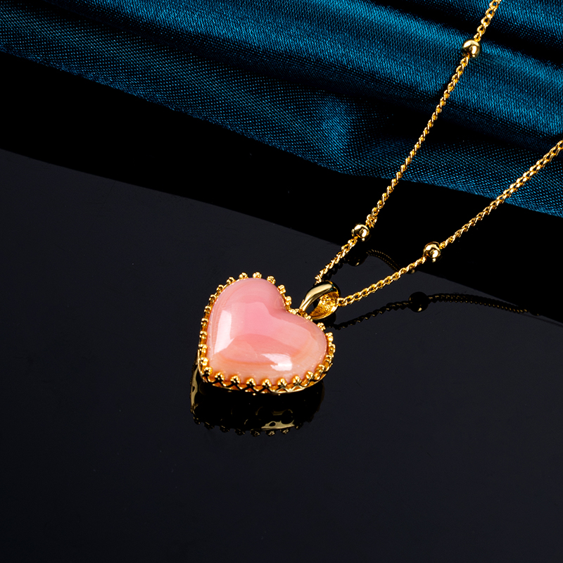 Girly Pink Queen Conch Heart Necklace with 18K Gold Chain