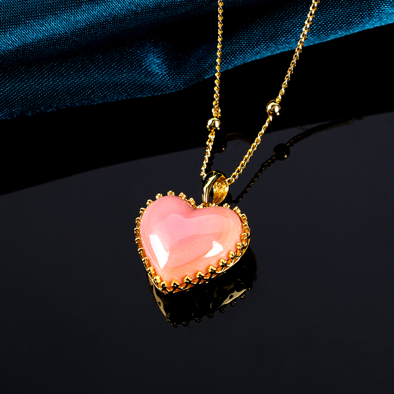 Girly Pink Queen Conch Heart Necklace with 18K Gold Chain