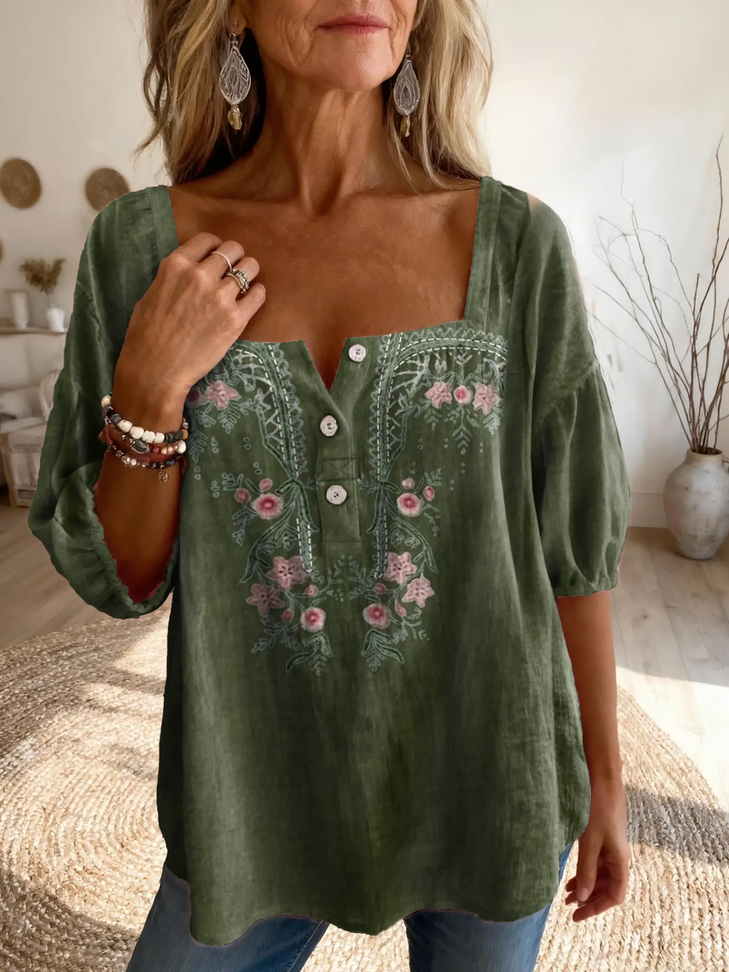 Ethnicity Green Flowers Women's Vintage Art Print Casual Square-neck Top