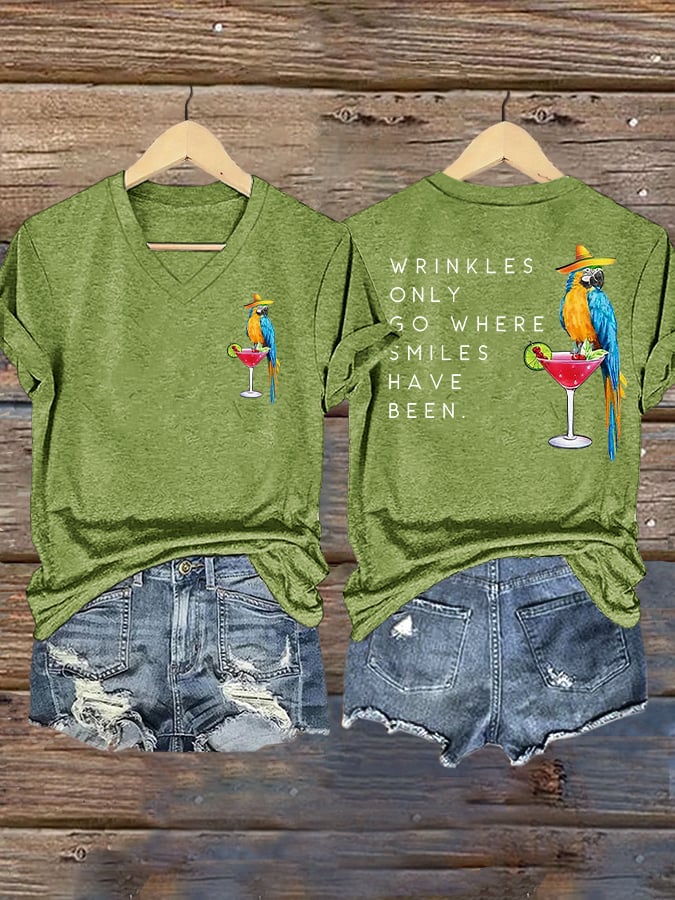 V Neck Retro Wrinkles Only Go Where Smiles Have Been Print T-Shirt