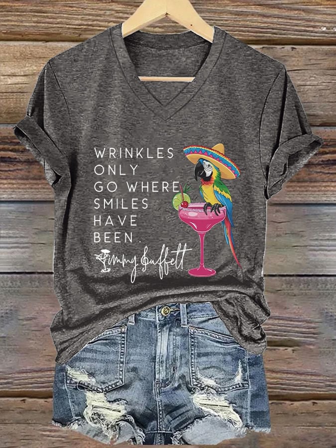 V-Neck Retro Wrinkles Only Go Where Smiles Have Been Print T-Shirt