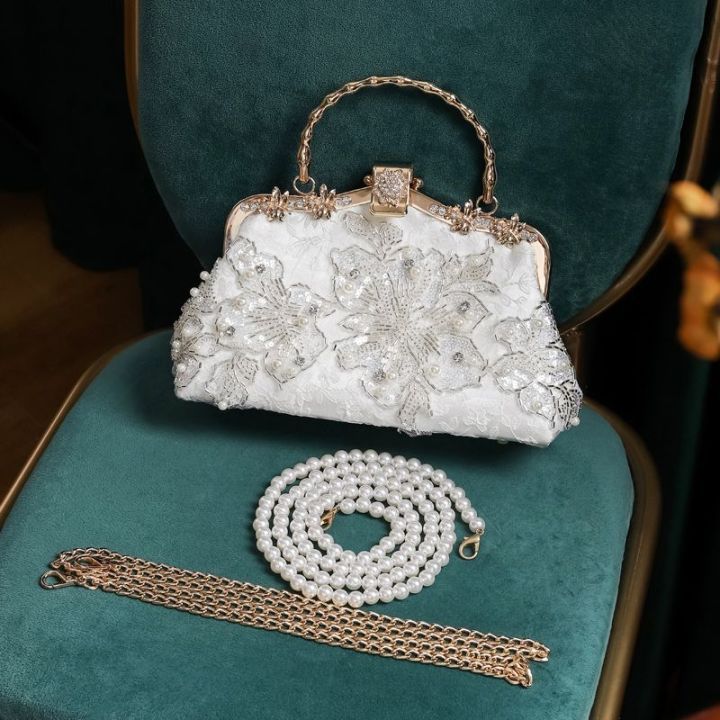 Perlenbestickte Bambusgriff-Tasche - Die perfekte Mischung aus Mode und Eleganz! 👜💖