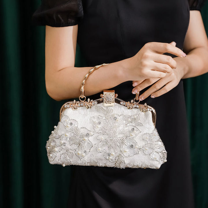Perlenbestickte Bambusgriff-Tasche - Die perfekte Mischung aus Mode und Eleganz! 👜💖