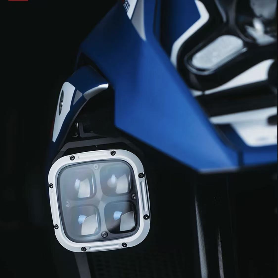 GR G4 Square Auxiliary Spotlight Kit