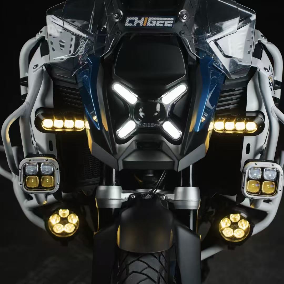 GR G4 Square Auxiliary Spotlight Kit