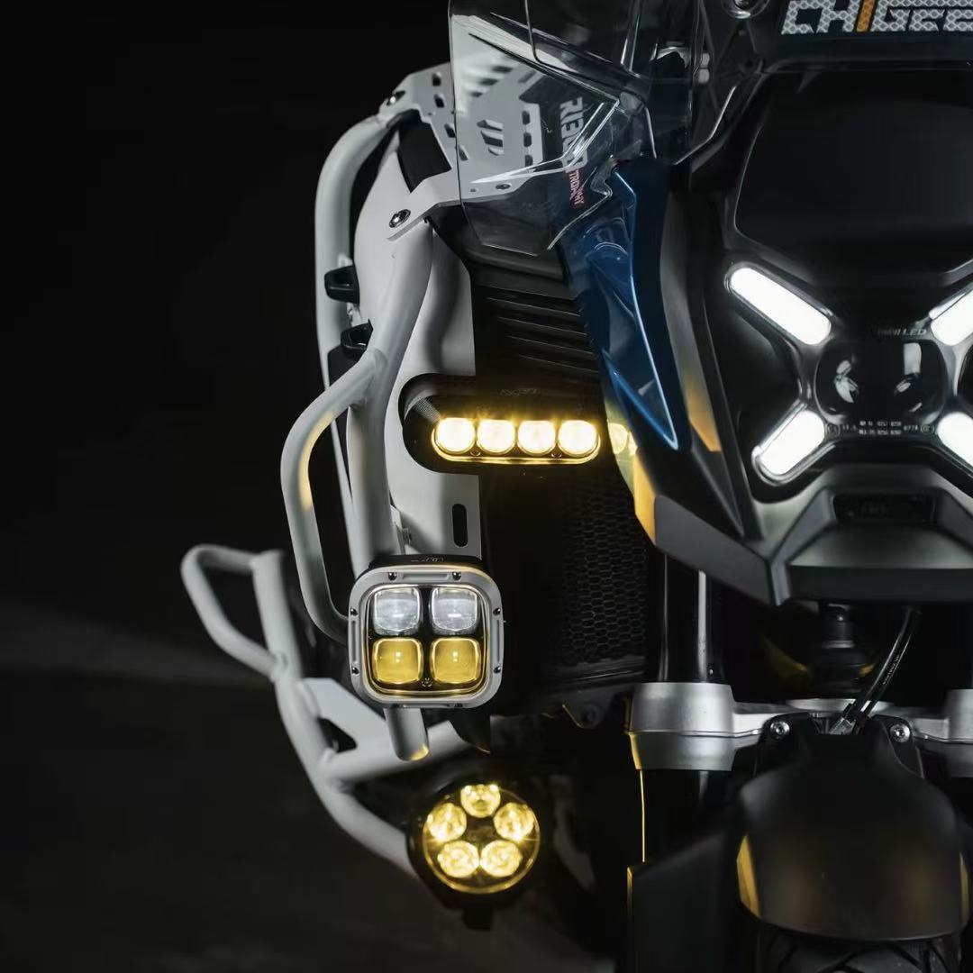 GR G4 Square Auxiliary Spotlight Kit