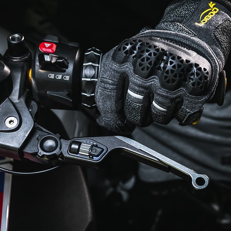 Clutch Lever With Integrated Light Switch