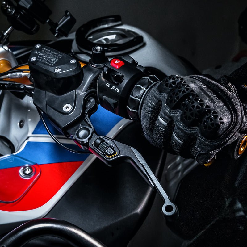 Clutch Lever With Integrated Light Switch