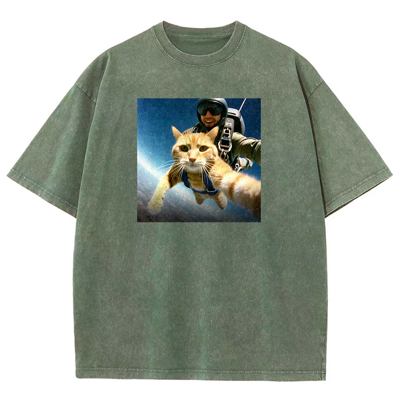Sky-high Selfie Cat Washed T-shirt