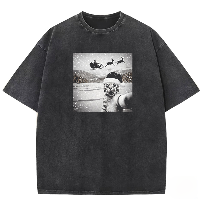 Christmas Cat Selfie Washed T-shirt