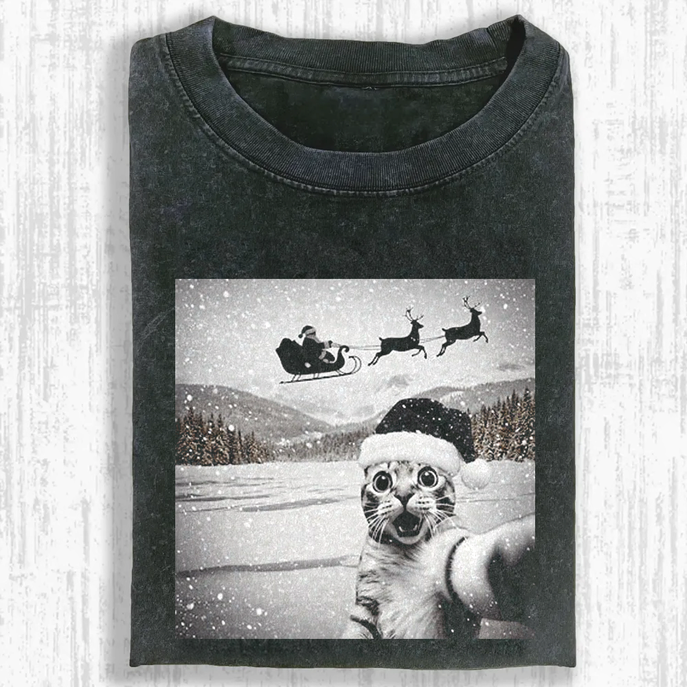 Christmas Cat Selfie Washed T-shirt