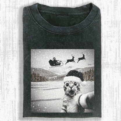 Christmas Cat Selfie Washed T-shirt