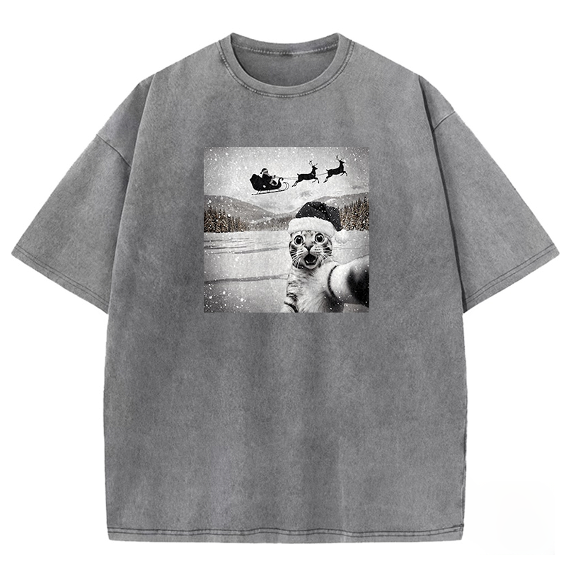 Christmas Cat Selfie Washed T-shirt
