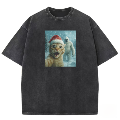 Holiday Feline Encounter Washed T-shirt