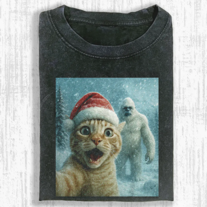Holiday Feline Encounter Washed T-shirt