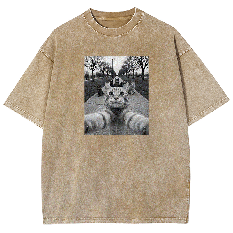 Feline Selfie Club Washed T-shirt