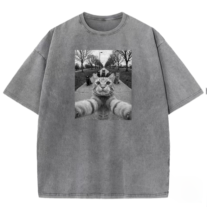 Feline Selfie Club Washed T-shirt
