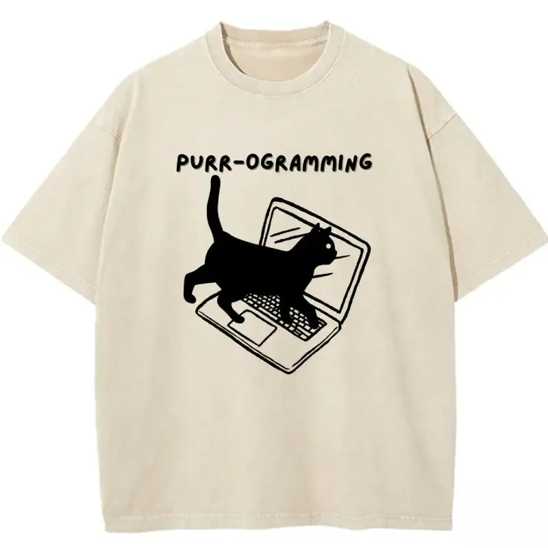 Trendy PURR-OGRAMMING washed T-shirt in soft cotton, perfect for cat lovers and casual wear.