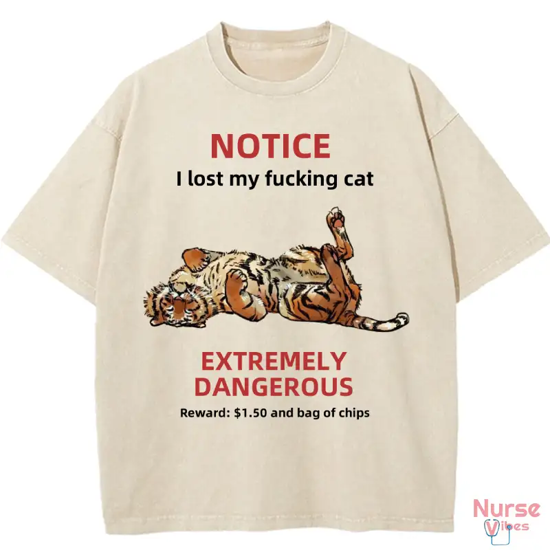 Washed cotton T-shirt with "I Lost My Cat" print, perfect for cat lovers and casual wear enthusiasts.