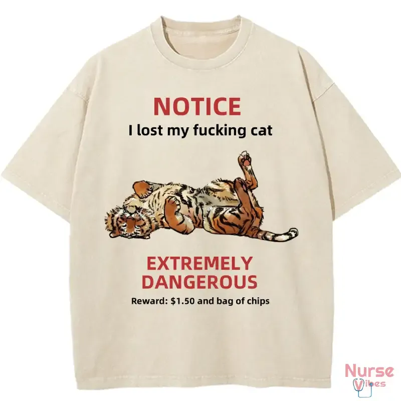 Washed cotton T-shirt with "I Lost My Cat" print, perfect for cat lovers and casual wear enthusiasts.