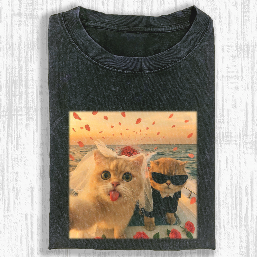 Cat selfie Washed T-shirt