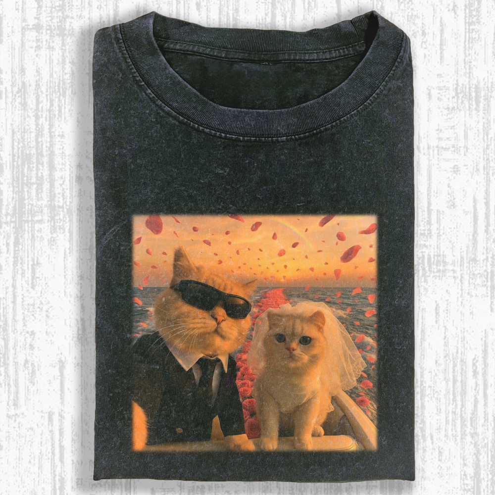Cat selfie Washed T-shirt