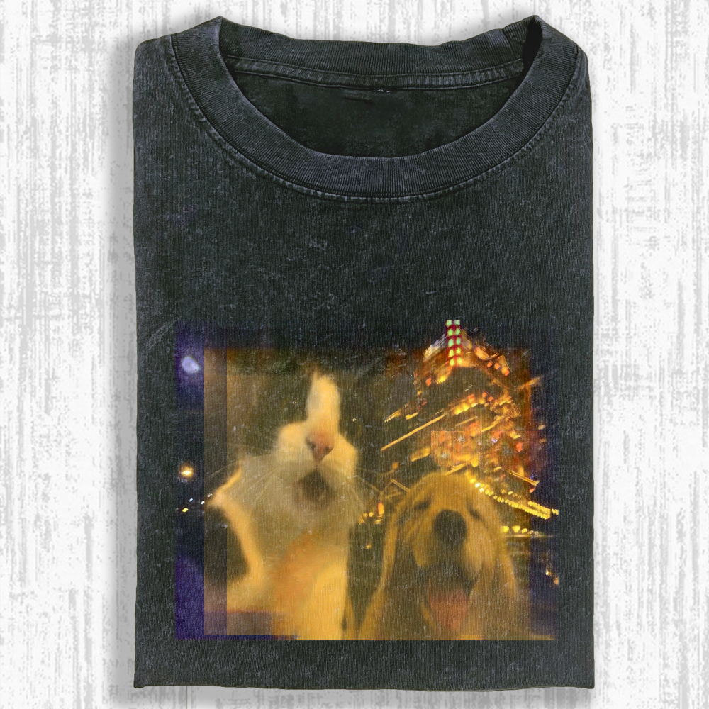 Cat selfie Washed T-shirt