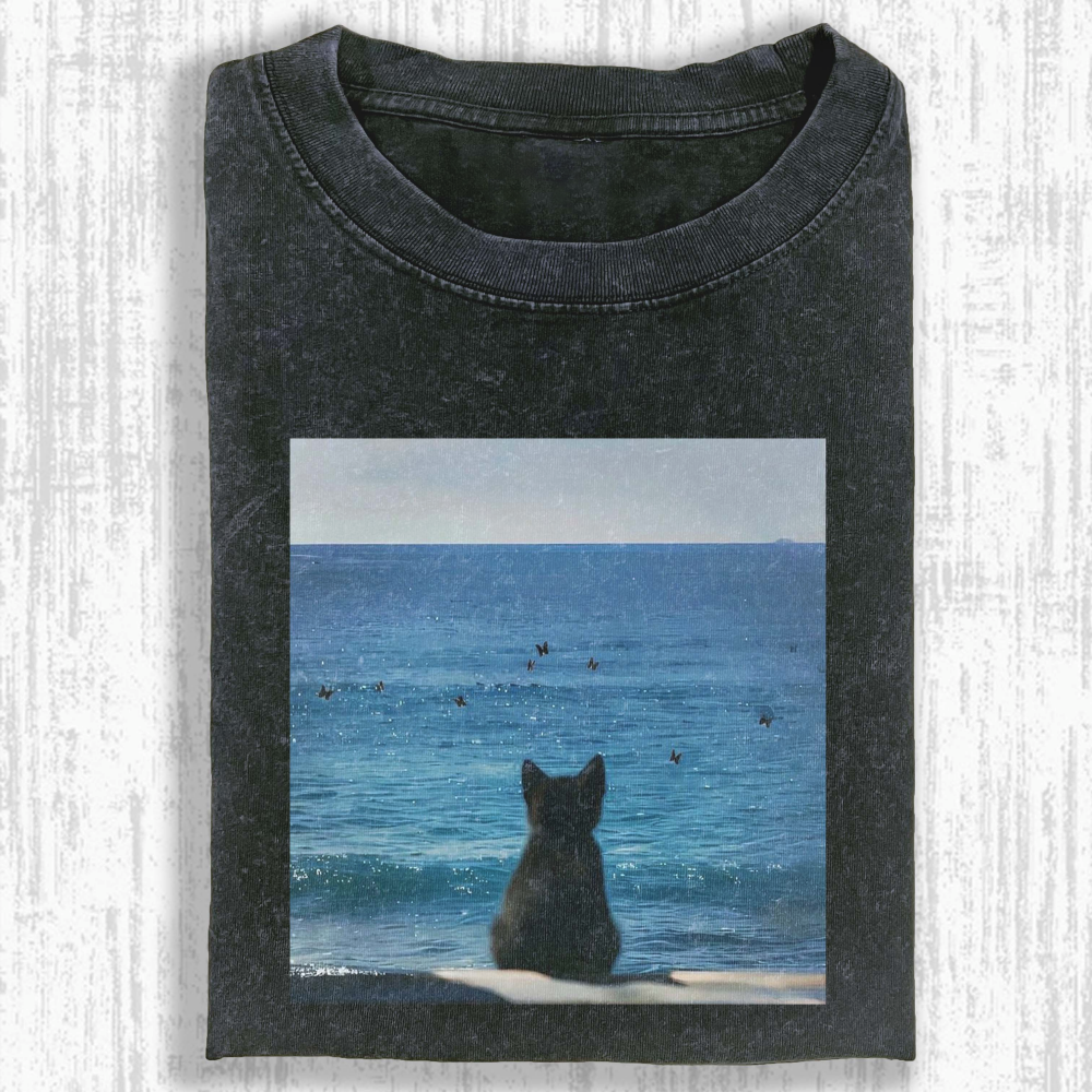 Elegant cat Washed T-shirt