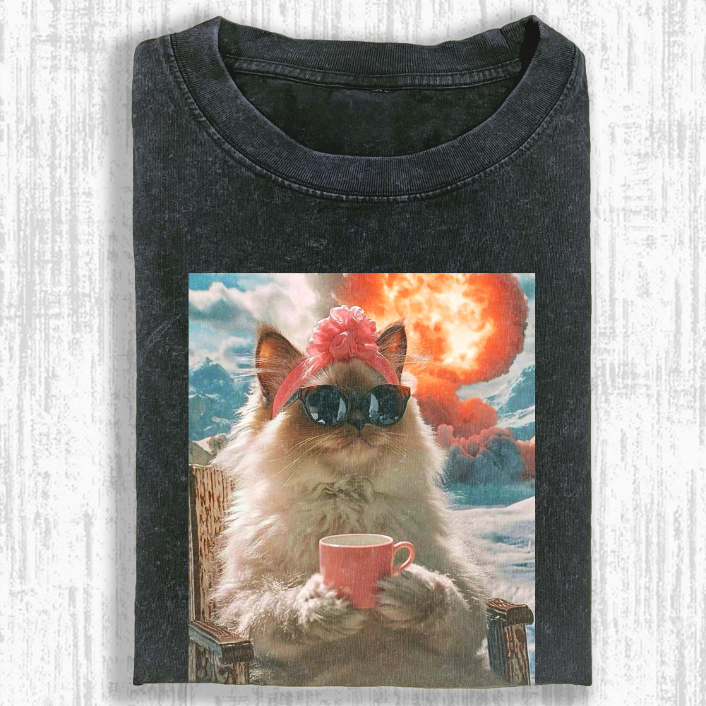 Elegant cat Washed T-shirt