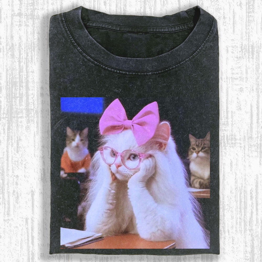 Elegant cat Washed T-shirt