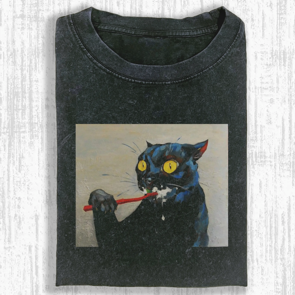 Wacky cat Washed T-shirt