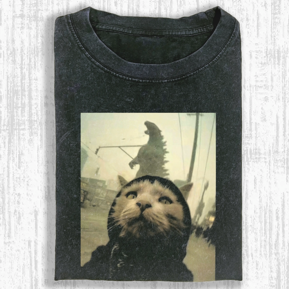 Wacky cat Washed T-shirt