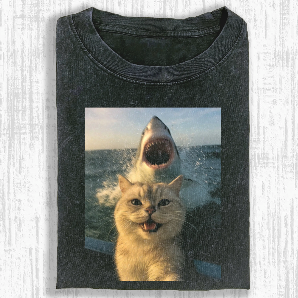 Wacky cat Washed T-shirt