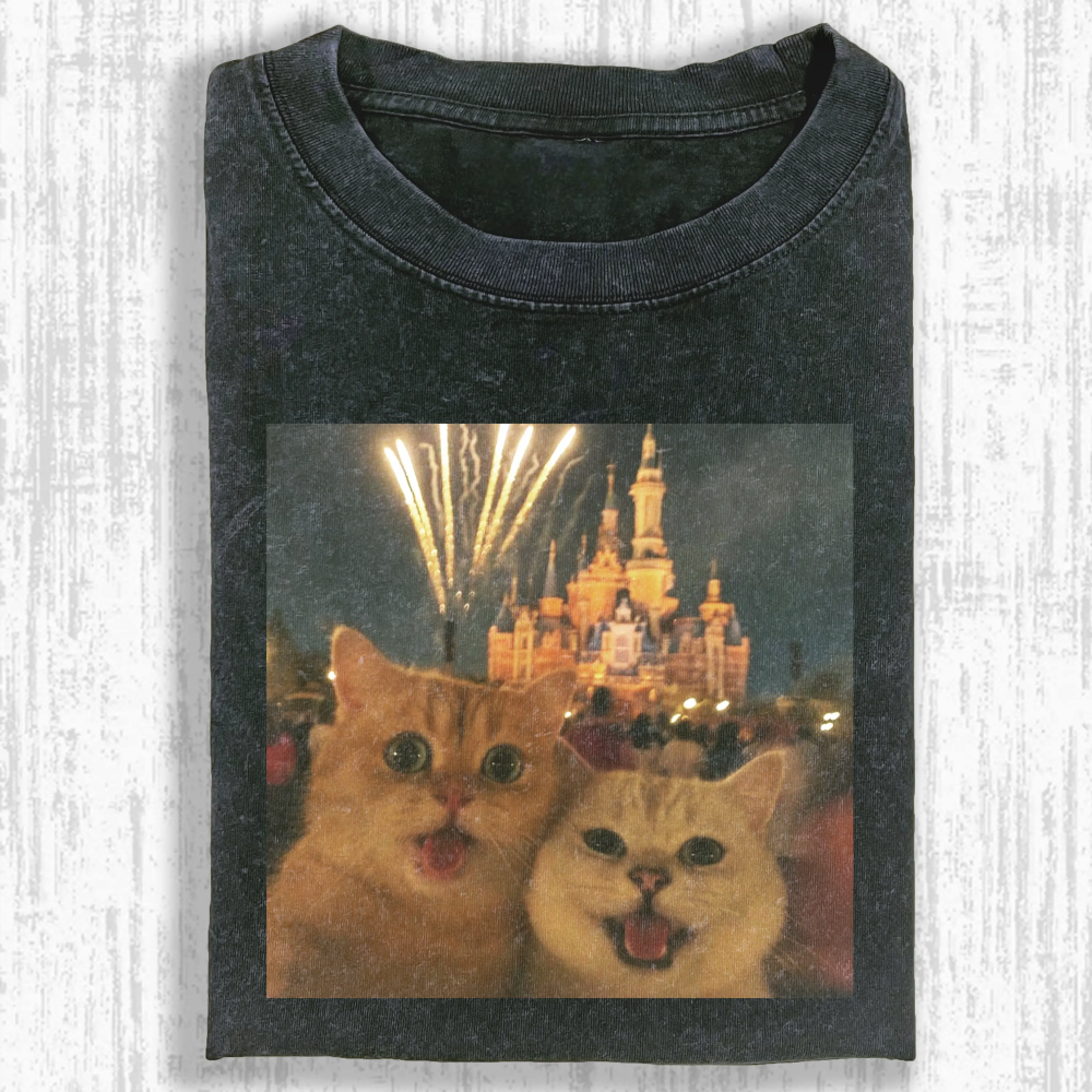 Cat selfie Washed T-shirt