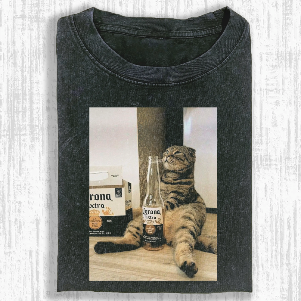 Wacky cat Washed T-shirt