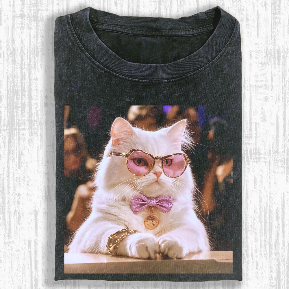 Elegant cat Washed T-shirt